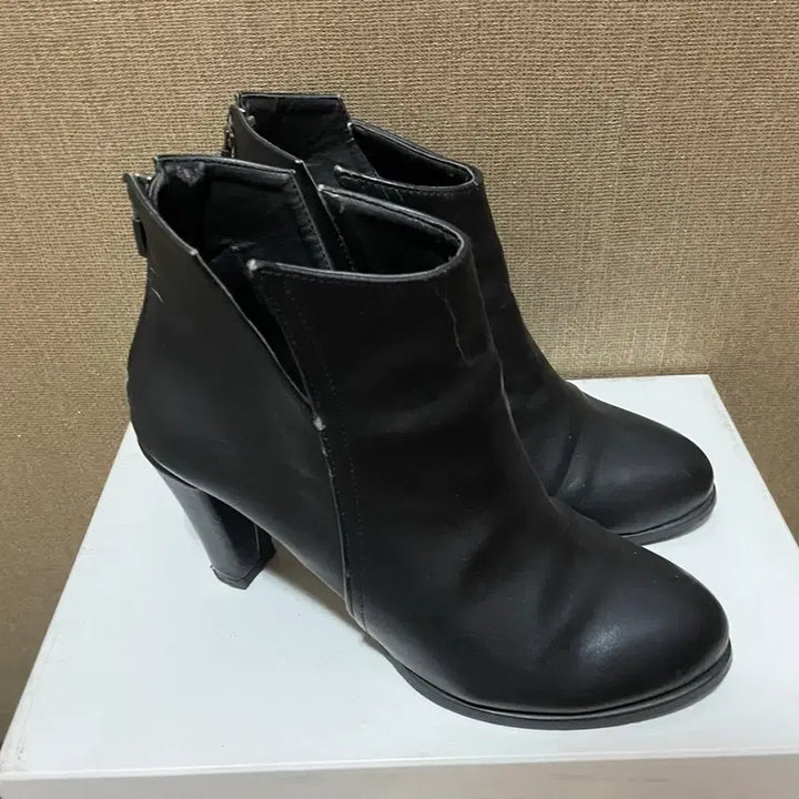 [BUNJANG] Black Ankle Boots / 240-245) 블랙 앵클 부츠
