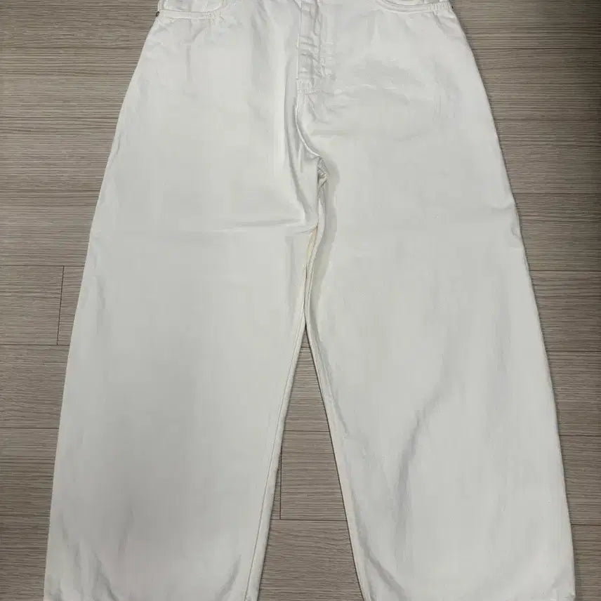 [SOLD OUT] [30] 자라 스튜디오 니콜슨 벌룬 진 데님 화이트