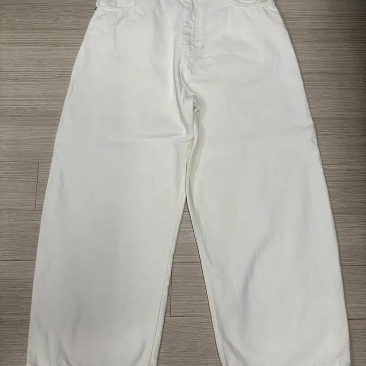 [SOLD OUT] [30] 자라 스튜디오 니콜슨 벌룬 진 데님 화이트