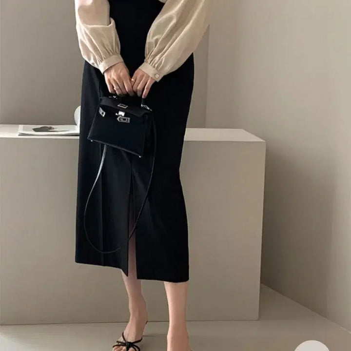 [SOLD OUT] 데일리룩 더로우 슬릿스커트 판매(블랙, s사이즈)