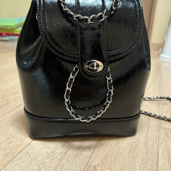 [BUNJANG] Cardinal Red Howa Bag Black Handbag / [카디널레드] 하우아백 블랙(은장)