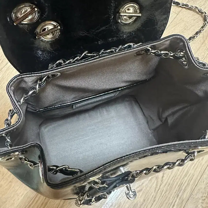[BUNJANG] Cardinal Red Howa Bag Black Handbag / [카디널레드] 하우아백 블랙(은장)