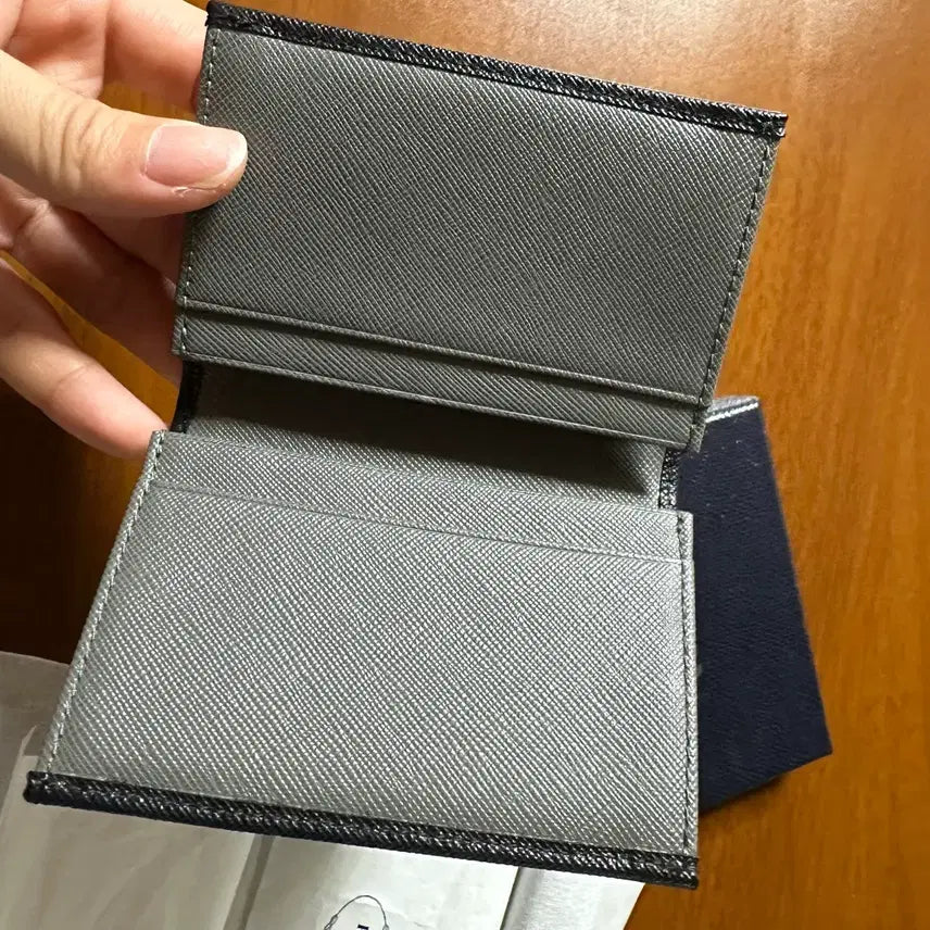 [SOLD OUT] (정품) 프라다 카드지갑 명함지갑