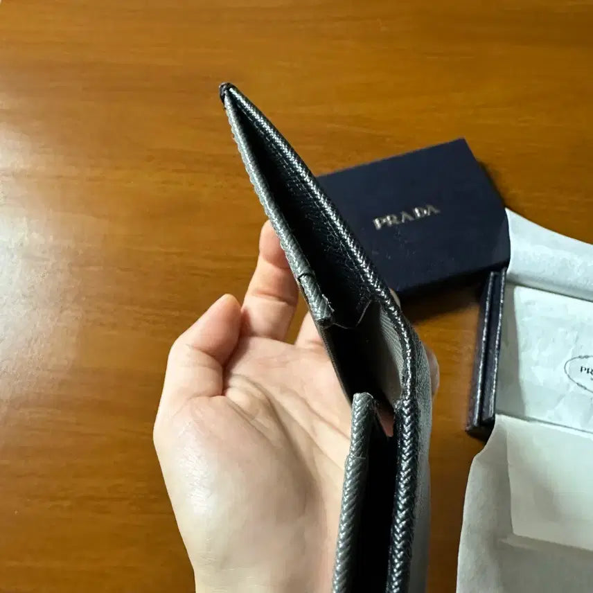 [SOLD OUT] (정품) 프라다 카드지갑 명함지갑