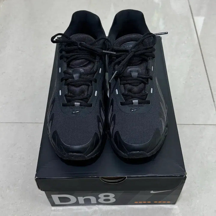 [BUNJANG] Nike Air Max Dn8 Black Anthracite Sneakers / 255 나이키 에어맥스 Dn8 블랙 앤트러사이트