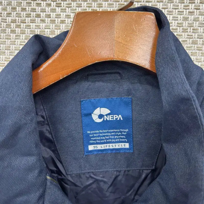 [BUNJANG] Nepa Windbreaker Jacket / 네파 등산 바람막이 95 M15661