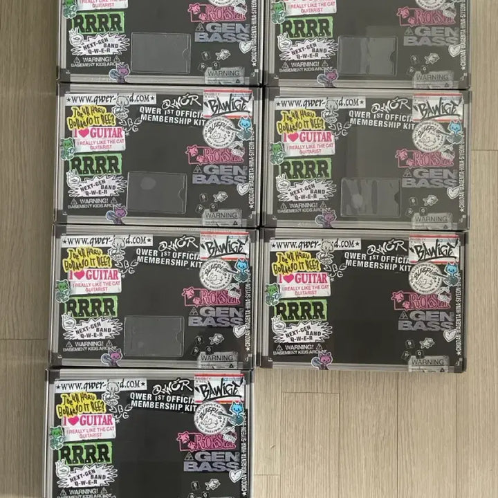 [SOLD OUT] QWER 1ST Official 바위게 미개봉 멤버십 키트 판매