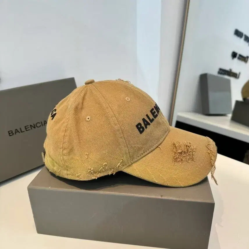 [BUNJANG] Balenciaga Distressed Baseball Cap Beige / 발렌시아가 디스트로이드 볼캡 베이지
