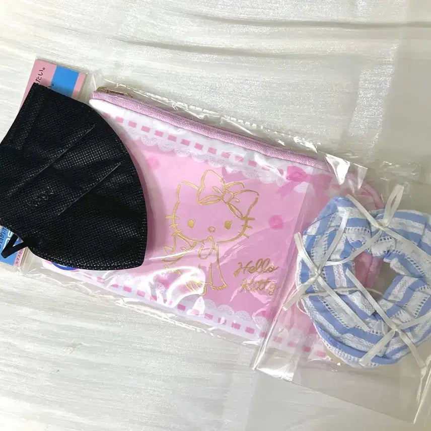 [SOLD OUT] 일본정품) 레이디키티 위생 멀티 파우치 헬로키티 마스크 보관함 방수 향균