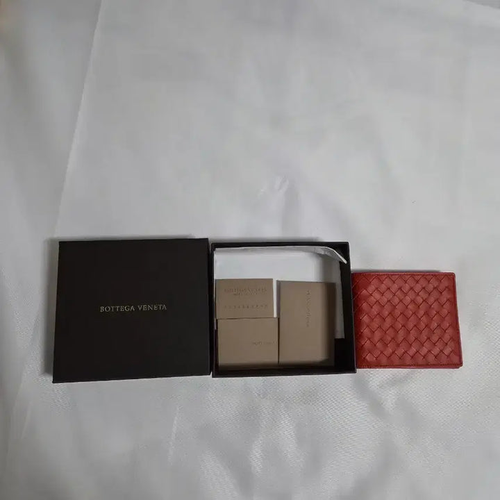 [SOLD OUT] (미세하자초특가)보테가 베네타 반지갑 팝니다