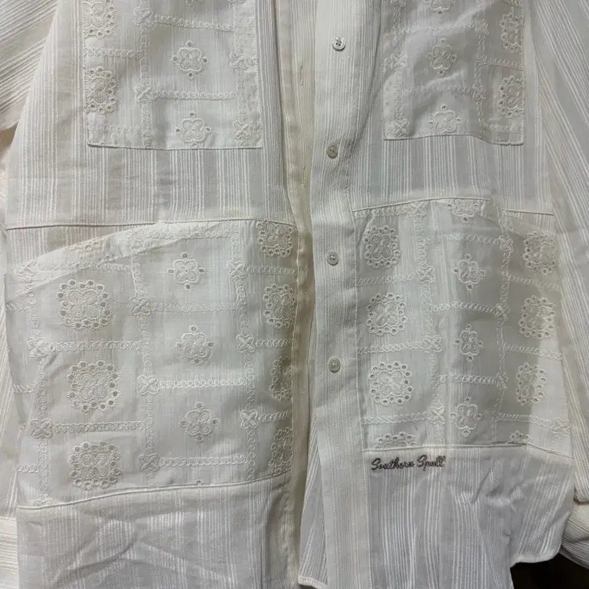 [SOLD OUT] 새상품)아우로 자수 아이보이셔츠
