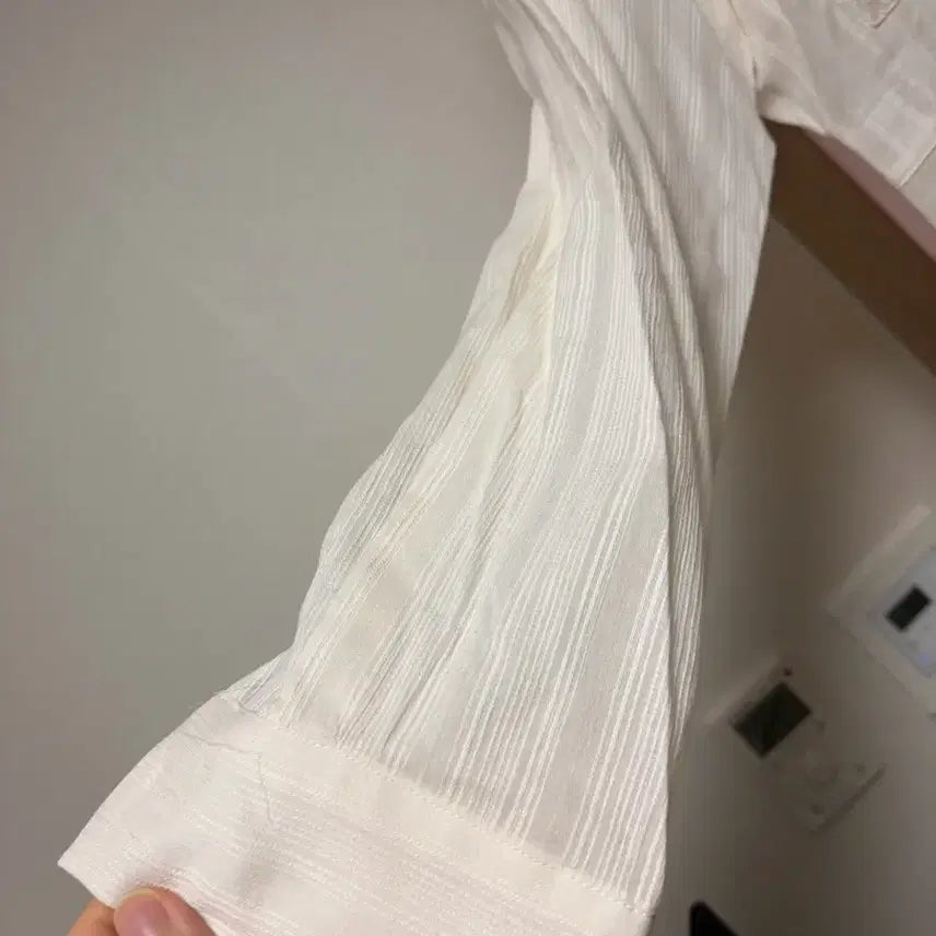 [SOLD OUT] 새상품)아우로 자수 아이보이셔츠