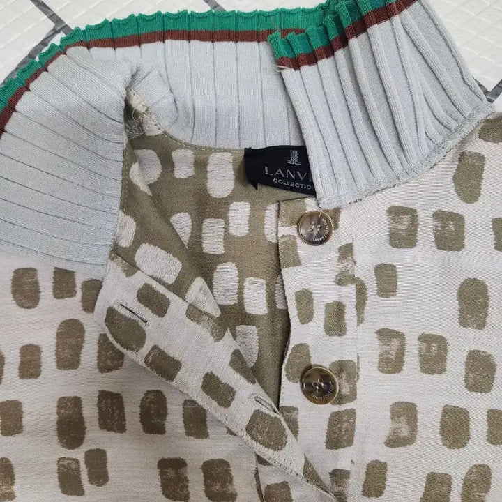 [SOLD OUT] 거의새거) 랑방 패턴 반팔 카라티