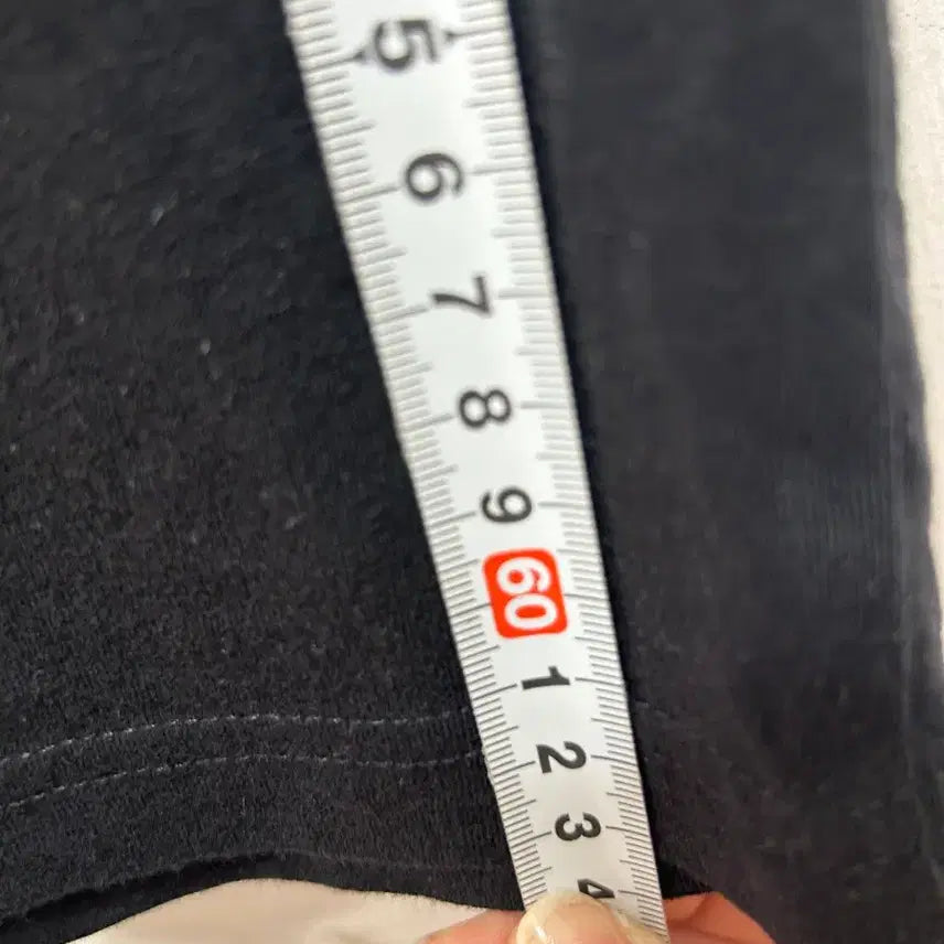 [BUNJANG] 게스 삼각 로고 블랙 반팔 티셔츠 S / 게스 삼각 로고 블랙 반팔 티셔츠 S