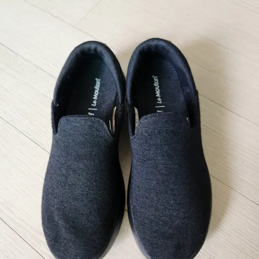 [SOLD OUT] 르무통 Le Mouton 블랙 슬립온