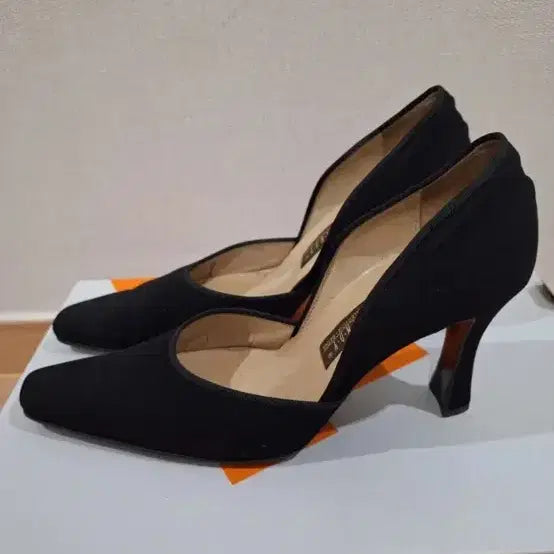 [BUNJANG] Tandy Black Heels / 탠디 블랙 힐