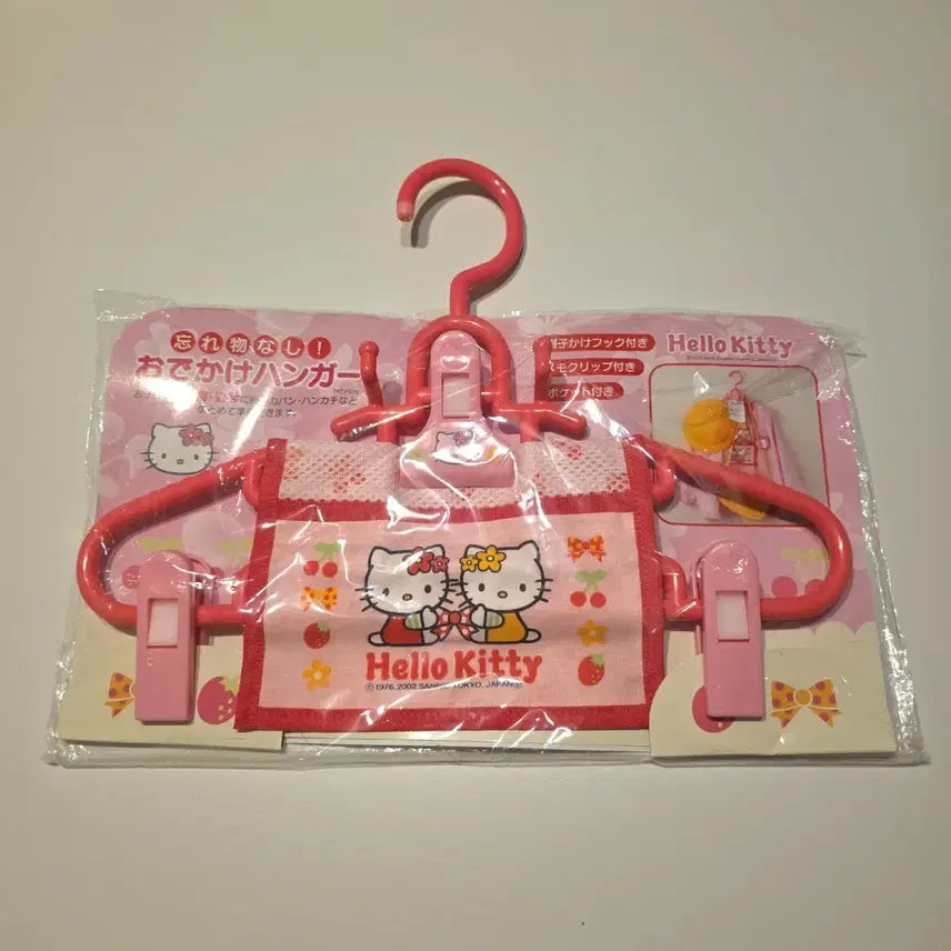 [BUNJANG] Hello Kitty Vintage Wall Hanger / 헬로키티 옷걸이 고전 키티 키티 방꾸템 키티 벽걸이
