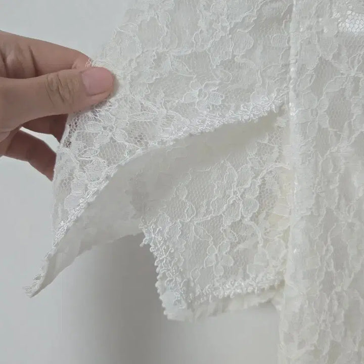 [BUNJANG] Floral Lace Frill Blouse / 꽃잎st 일본 프릴 블라우스(핏 예쁨)