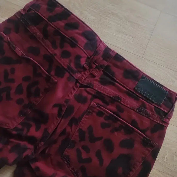[BUNJANG] 산드로 레오파드 패턴 버건디 스키니진 36 / 산드로 레오파드 패턴 버건디 스키니진 36