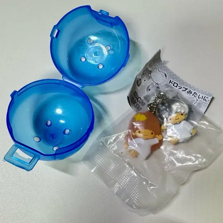 [SOLD OUT] 산리오 가챠 캐릭터즈 나카요시 드롭 챰 키링 리틀트윈스타