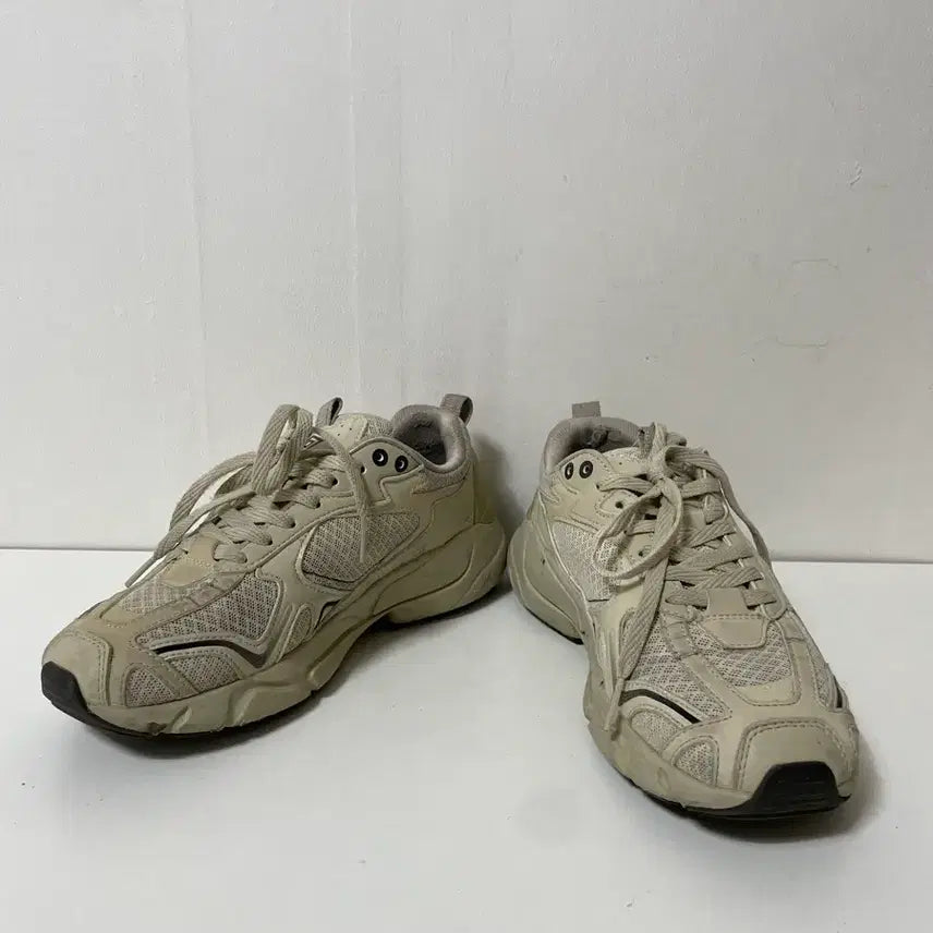 [BUNJANG] 240 UMBRO 엄브로 운동화 정품 / 240 UMBRO 엄브로 운동화 정품