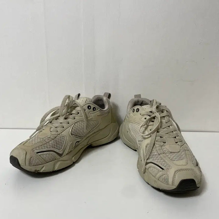 [BUNJANG] 240 UMBRO 엄브로 운동화 정품 / 240 UMBRO 엄브로 운동화 정품