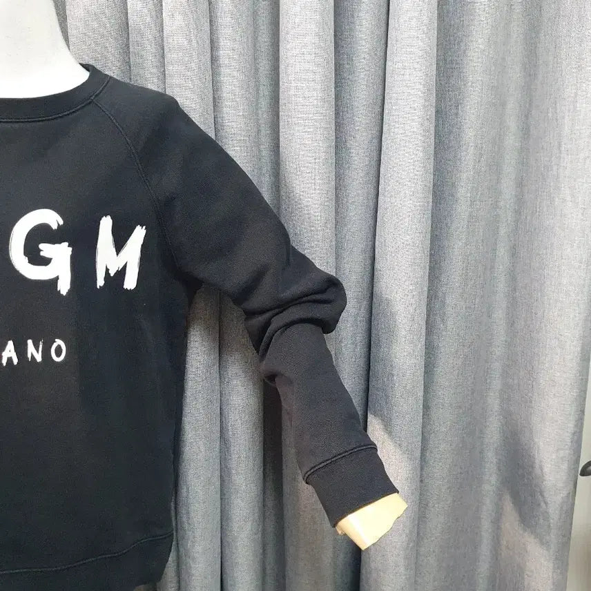 [BUNJANG] MSGM블랙 맨투맨 / MSGM블랙 맨투맨