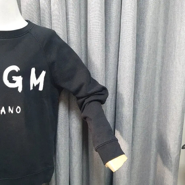 [BUNJANG] MSGM블랙 맨투맨 / MSGM블랙 맨투맨