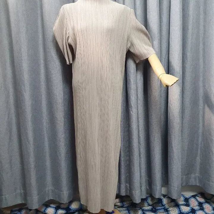 [SOLD OUT] 플리츠 퍼프 맥시원피스