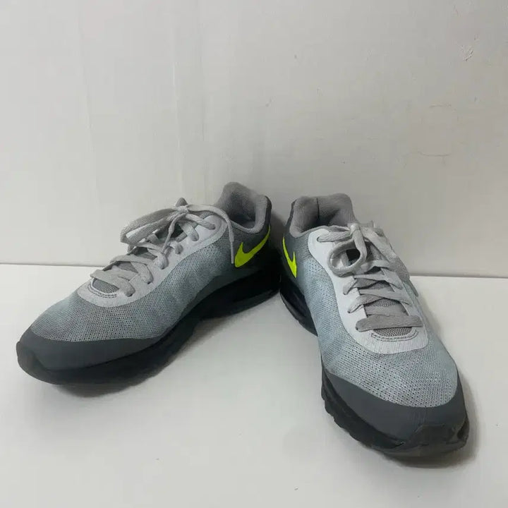[SOLD OUT] 260 나이키 에어맥스 인비고 운동화 정품