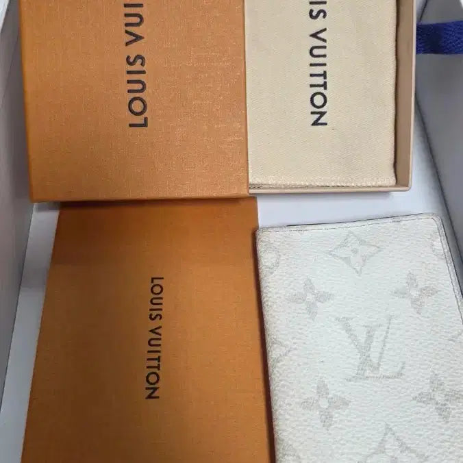 [SOLD OUT] 루이비통 오거나이저 화이트 (풀구성)