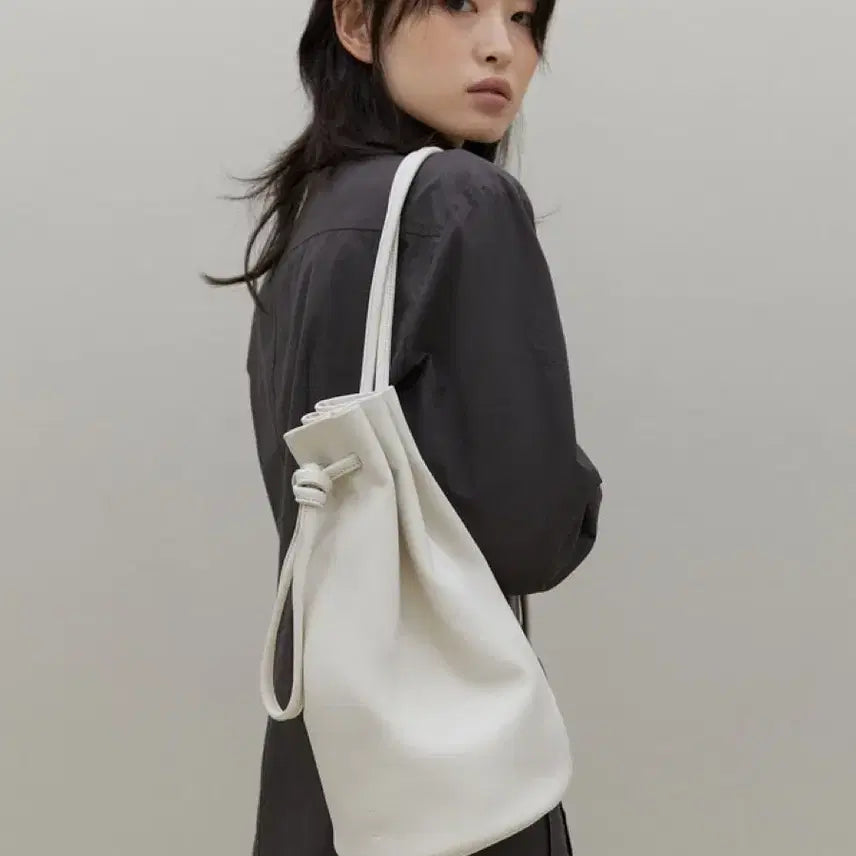 [BUNJANG] Ouro Painter Cream Bag with Card Wallet / 아우로 페인터 백 크림 (카드지갑 포함) Ouro Painter [가방]