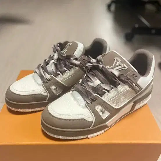 [SOLD OUT] 루이비통 트레이너 스니커즈 브라운/화이트