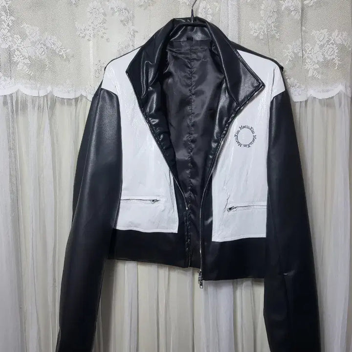 [SOLD OUT] 마뗑킴 Matin Kim 배색 레더 자켓