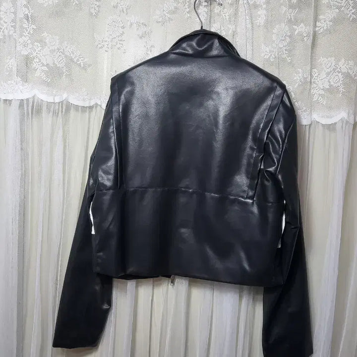 [SOLD OUT] 마뗑킴 Matin Kim 배색 레더 자켓