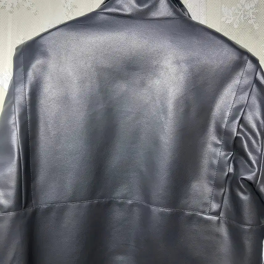 [SOLD OUT] 마뗑킴 Matin Kim 배색 레더 자켓