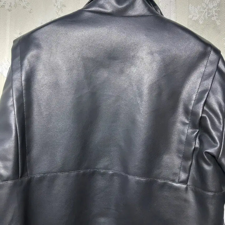 [SOLD OUT] 마뗑킴 Matin Kim 배색 레더 자켓