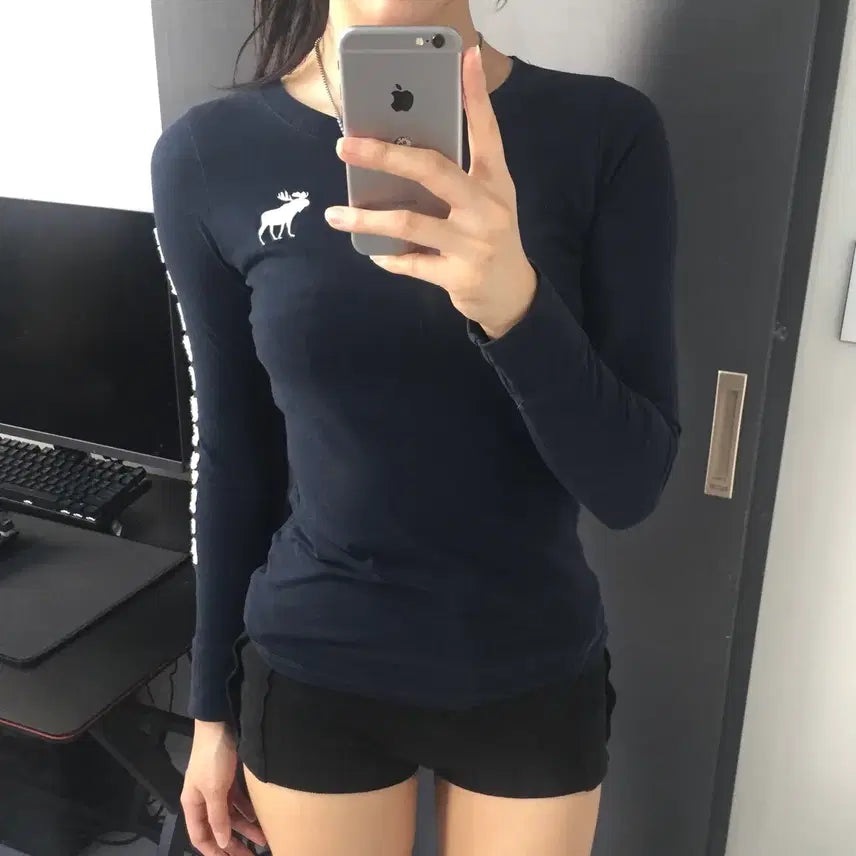 [SOLD OUT] Abercrombie 딱붙슬림핏 사이드 레터링 네이비 롱슬리브
