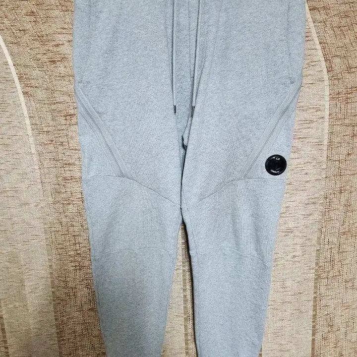 [SOLD OUT] CP컴퍼니 그레이 조거 트레이닝 팬츠 (M)