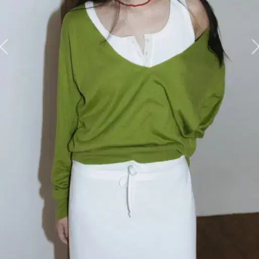 [BUNJANG] Monoha Deep V-Neck Knit Sweater / 모노하 딥브이넥 니트