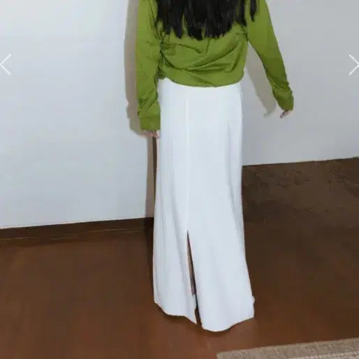 [BUNJANG] Monoha Deep V-Neck Knit Sweater / 모노하 딥브이넥 니트