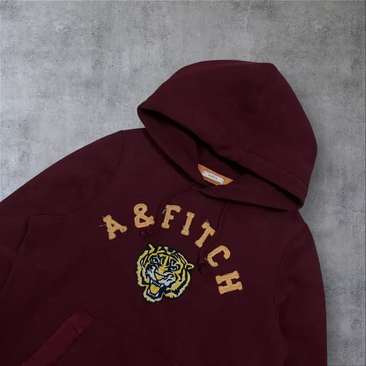 [SOLD OUT] 아베크롬비 y2k 타이거 빅로고 버건디 후드티