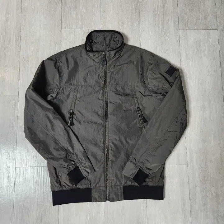 [SOLD OUT] (상태최고)아이더 남성바람막이점퍼(L)100