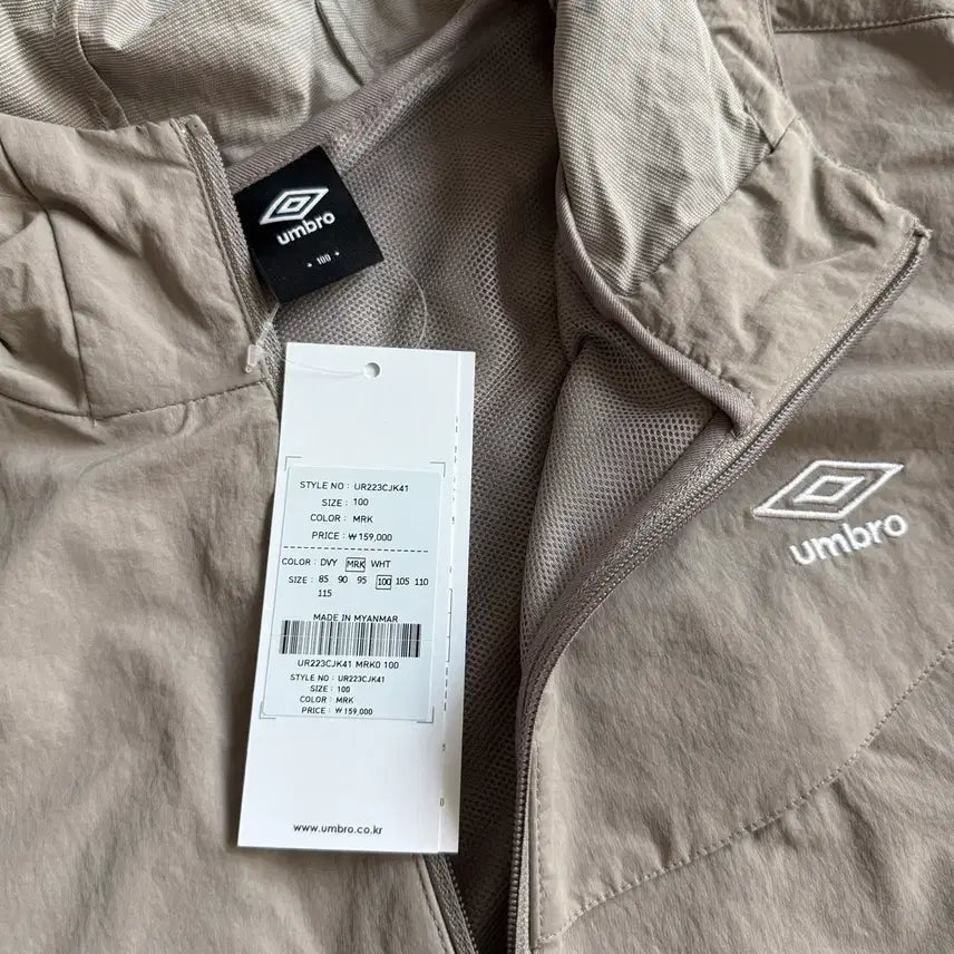 [BUNJANG] Umbro Highway Ventilated Hooded Windbreaker Jacket / 엄브로 하이웨이 벤틸 후드 바람막이 자켓