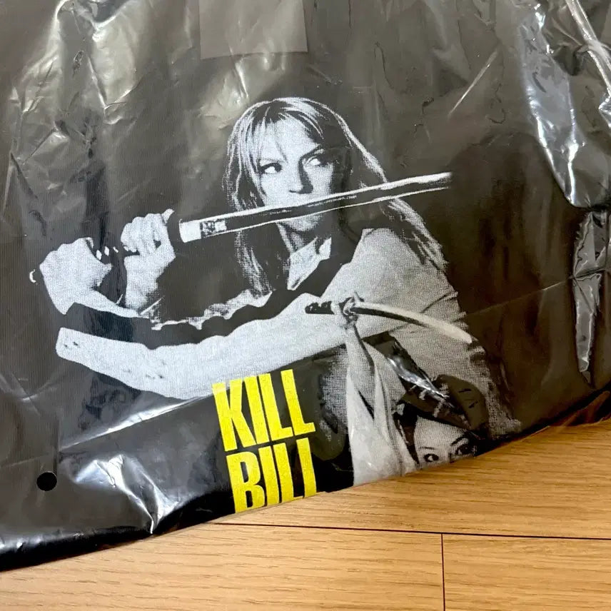 [SOLD OUT] 킬빌 시스템 옴므 티셔츠 메가박스 굿즈패키지 타란티노 뱃지 펄프픽션 키링