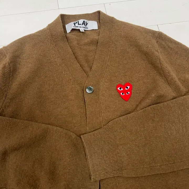 [BUNJANG] Comme des Garcons Double Heart Cardigan - L Size / 꼼데가르송 더블하트 가디건 L 사이즈  상태 9.7/10  사진찍고 절대