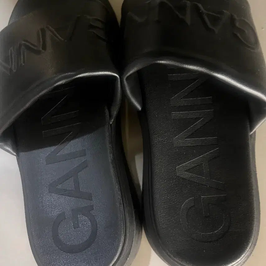[BUNJANG] GANNI Black Platform Slippers / GANNI 블랙 플랫폼 슬리퍼 vegea슬라이드플랫폼