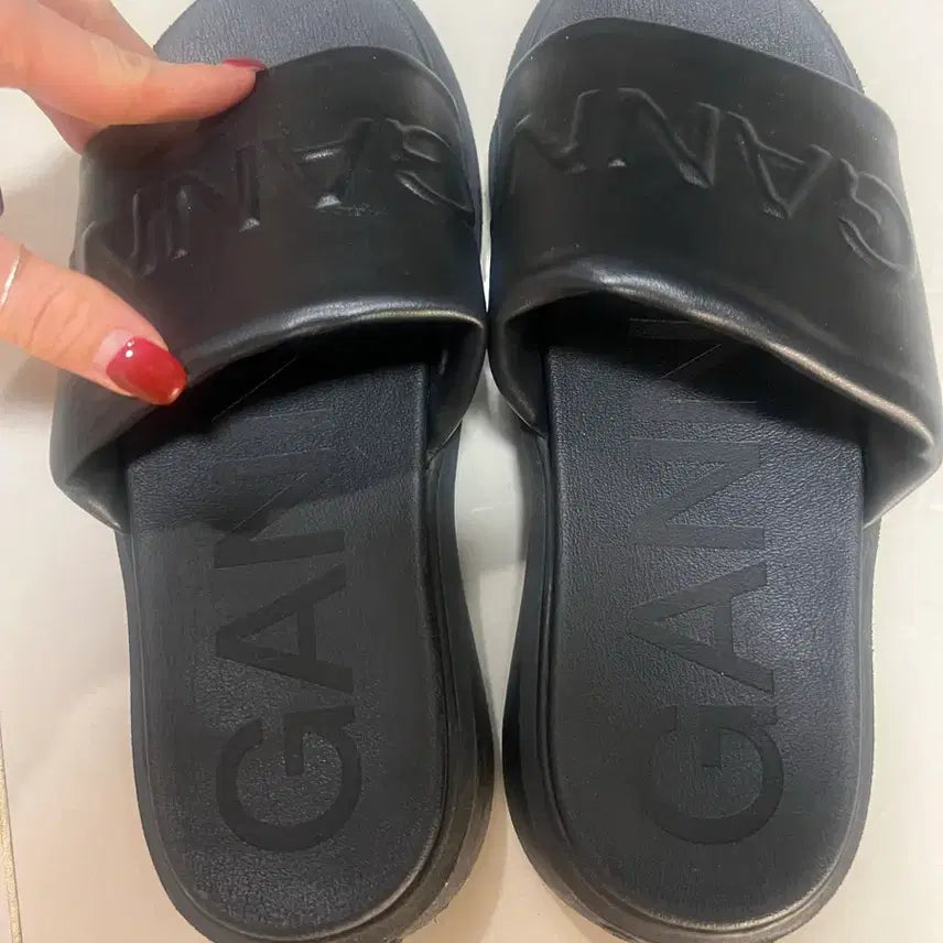 [BUNJANG] GANNI Black Platform Slippers / GANNI 블랙 플랫폼 슬리퍼 vegea슬라이드플랫폼