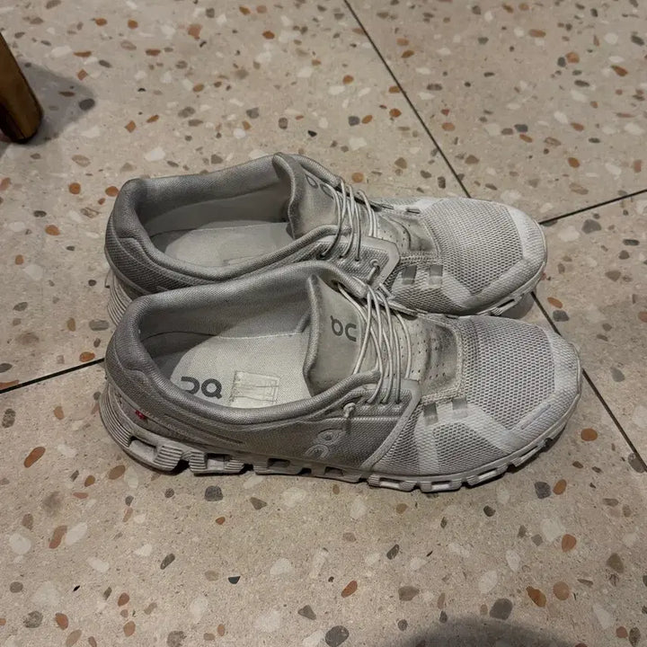[BUNJANG] On Running Cloud 5 Shoes Size 280 / 온러닝 클라우드 5 280 사이즈
