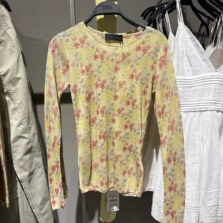 [BUNJANG] Zara Floral Pattern Knit Top / 자라 플로럴 패턴 니트 탑 M